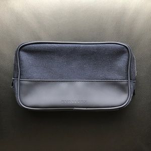 Burberry small navy blue cosmetic pouch/ bag🔥